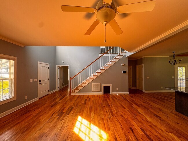 Foto del edificio - Spacious 5 Bed 3.5 Bath Home in Carthage