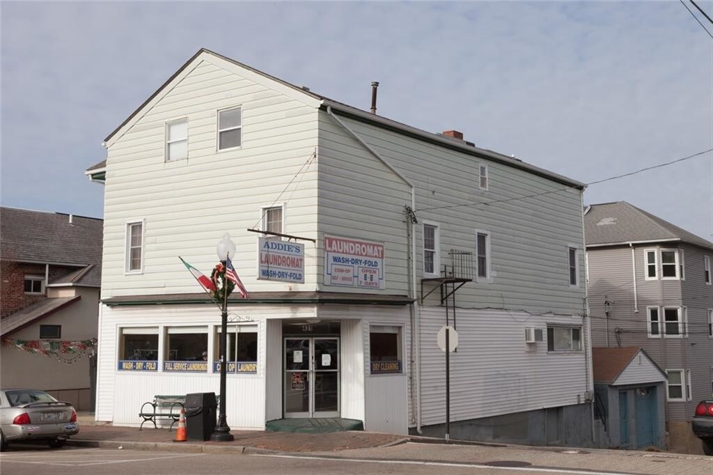 Primary Photo - 431 Atwells Ave