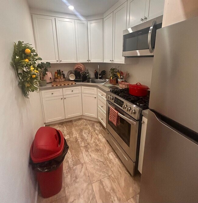 Foto del edificio - 455 Fairview Ave