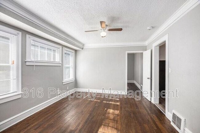 Foto del edificio - 2922 Bales Ave