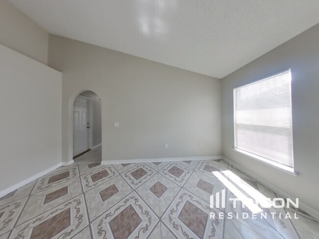 Foto del edificio - 7227 Lawn Tennis Ln