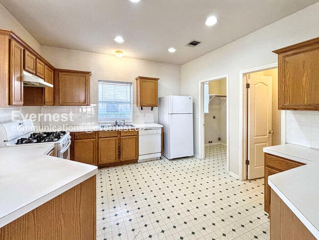 Building Photo - 15835 Opal Fire Dr