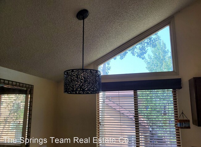 Building Photo - 791 Columbine Village Dr