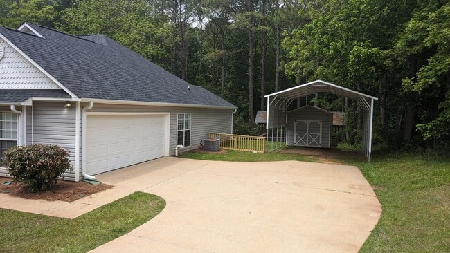 Building Photo - 105 Foxdale Dr