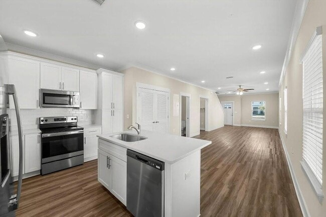 Building Photo - 359 N Sand Palm Rd