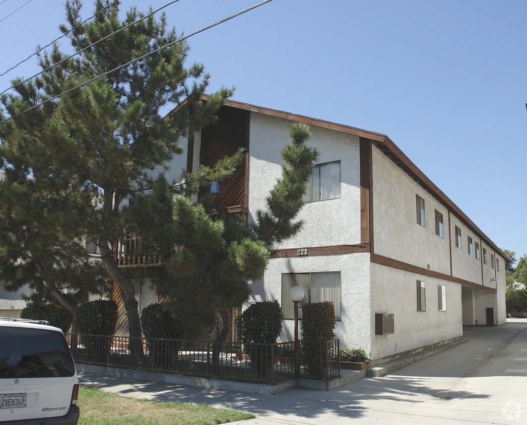 219223 S Del Mar Ave, San Gabriel, CA 91776 Apartments in San
