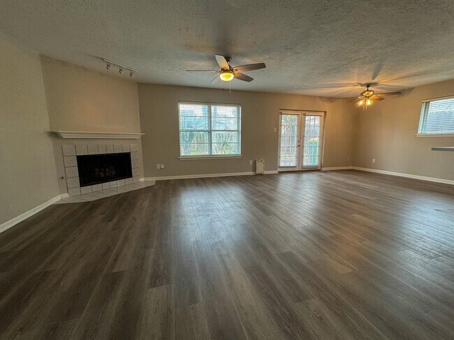 Building Photo - 1222 Sandpiper Dr
