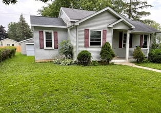 Building Photo - 339 S Maple St