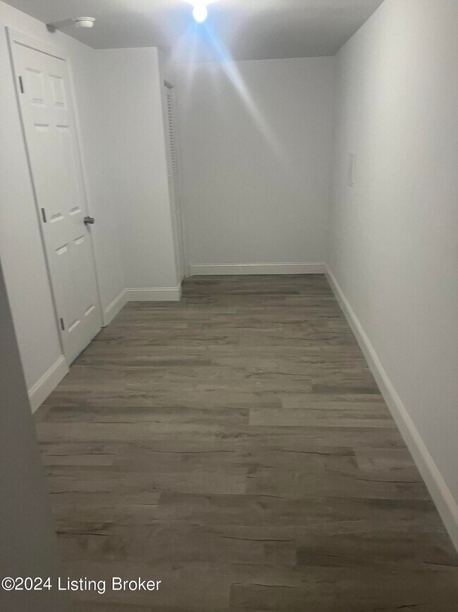 Foto del edificio - 1144 E Kentucky St
