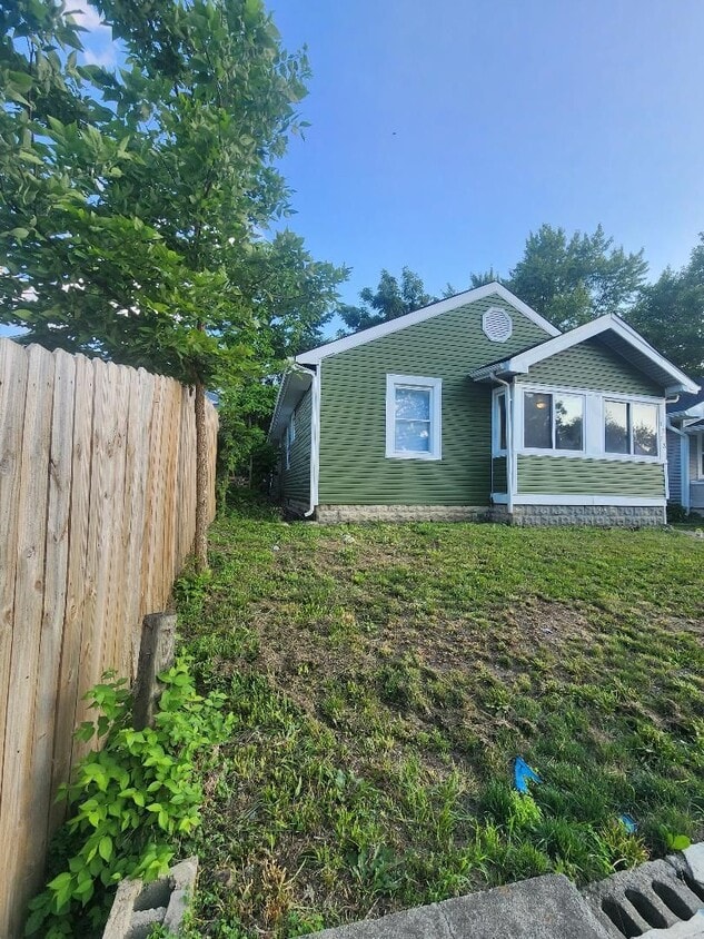 Primary Photo - Westside 4 Bedroom Home Near MLK and 16th ...