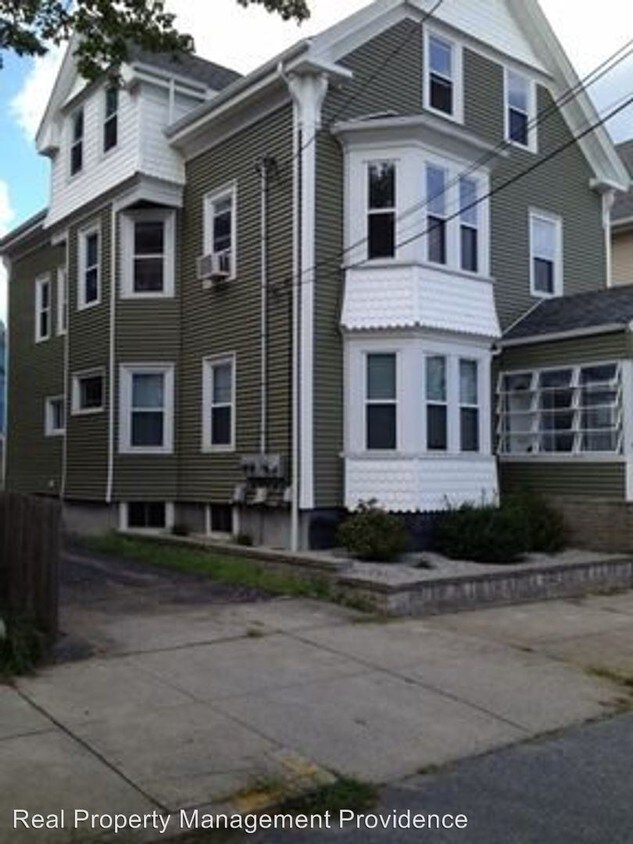 Primary Photo - 52 E George St