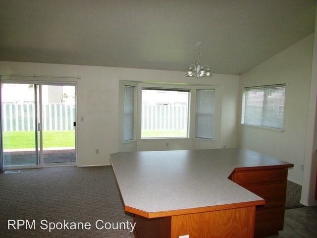 Building Photo - 3 br, 2 bath House - 10323 E Victory Lane