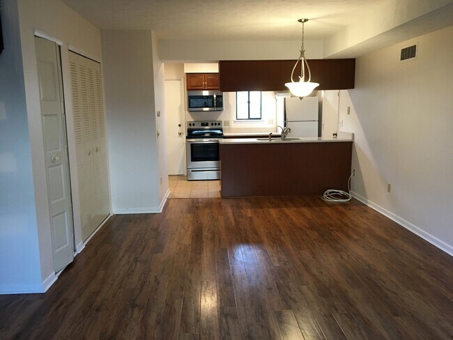 dining room - 432 Eastbrooke Ln