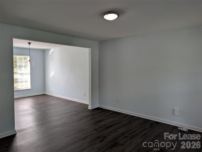 Foto del edificio - 11141 Carver Pond Rd