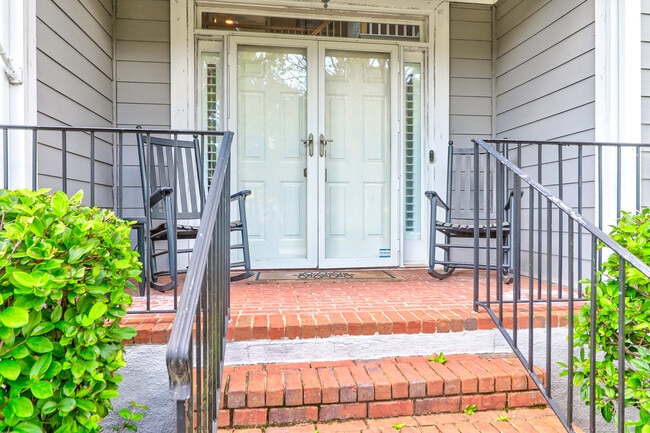 Photo - 1250 Abercorn Trce House