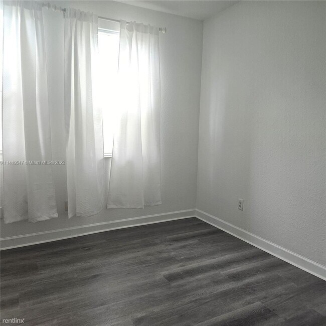 Foto del edificio - 3 br, 2.5 bath House - 4198 SW 158th Ave