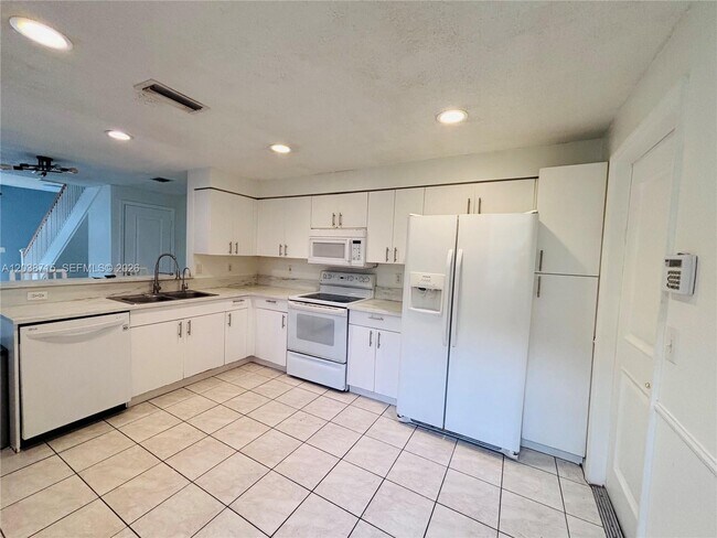 Foto del edificio - 1290 Sorrento Dr
