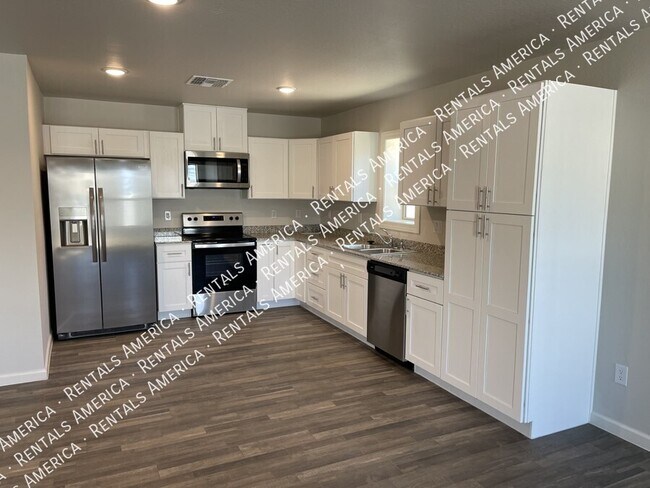Building Photo - 8013 Namaka Dr