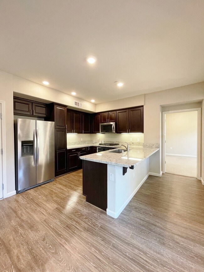 Building Photo - 1130 Karby Terrace