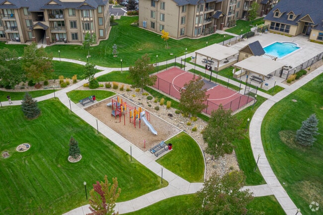 Courtyard - Eagle Point