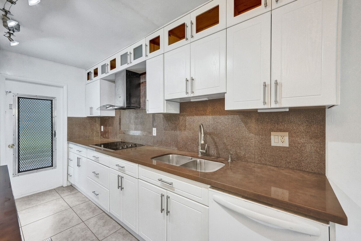 Gorgeous 2 bedroom 1 bath - Gorgeous 2 bedroom 1 bath