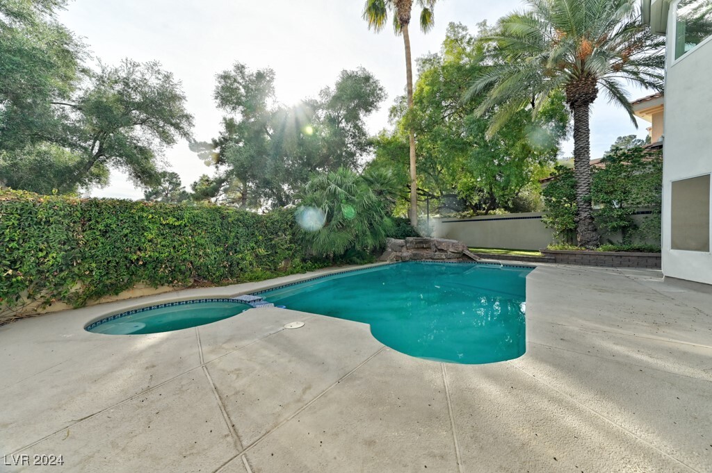 Primary Photo - 3160 Bel Air Dr