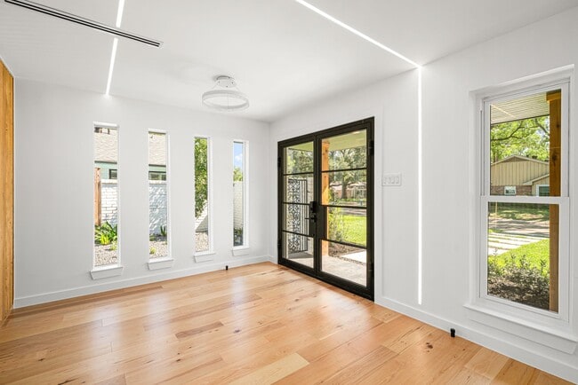 Building Photo - 2506 Briarbrook Dr