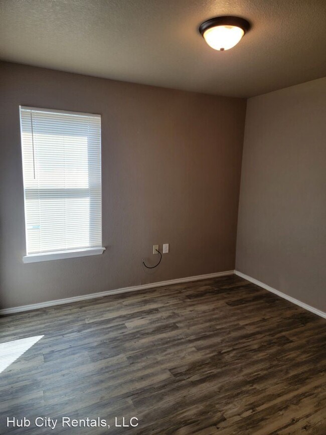 Building Photo - 3 br, 2 bath House - 2223 Urbana Avenue