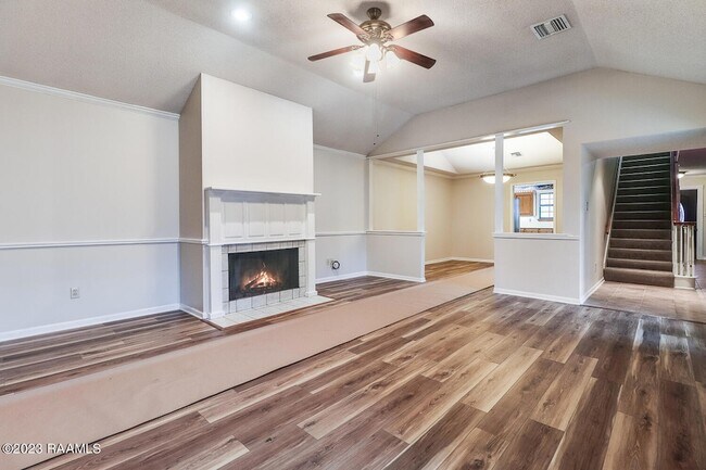 Building Photo - 101 Chateau Pl