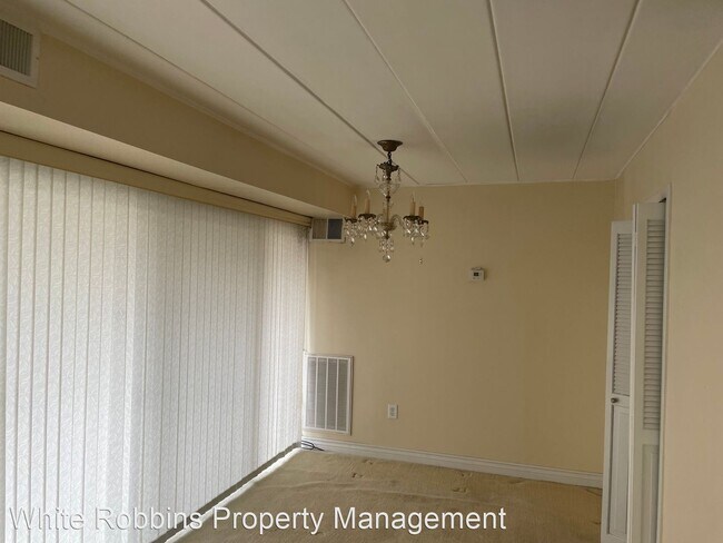 Building Photo - 2 br, 1 bath House - 2300 Riddle Ave.  #A203