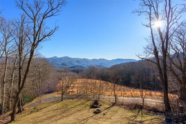 Foto del edificio - 1776 Beech Mountain Pkwy