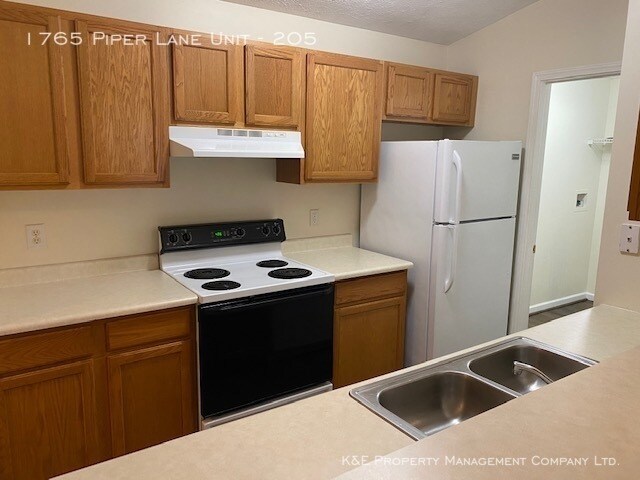 Building Photo - Spectular 2 Bedroom Condo
