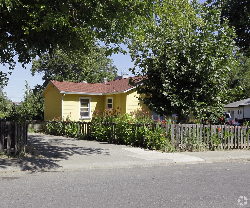 Foto del edificio - 2312-2318 Morell St