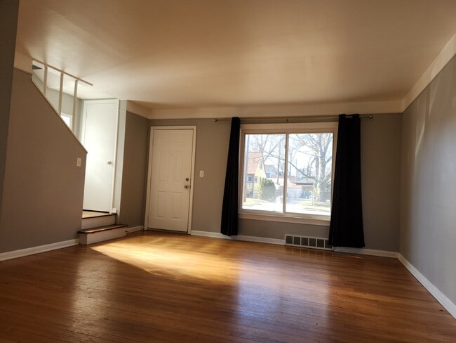 Building Photo - 214 Potter Ave