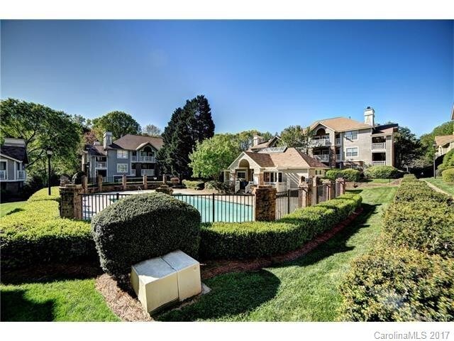 Foto del edificio - 5007 Sharon Rd