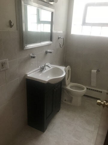 Foto del edificio - 2519 W Farragut Ave