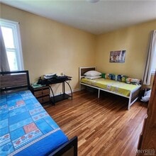 Building Photo - 526 Capen Blvd