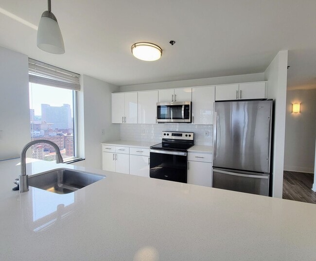 Interior Photo - Encore