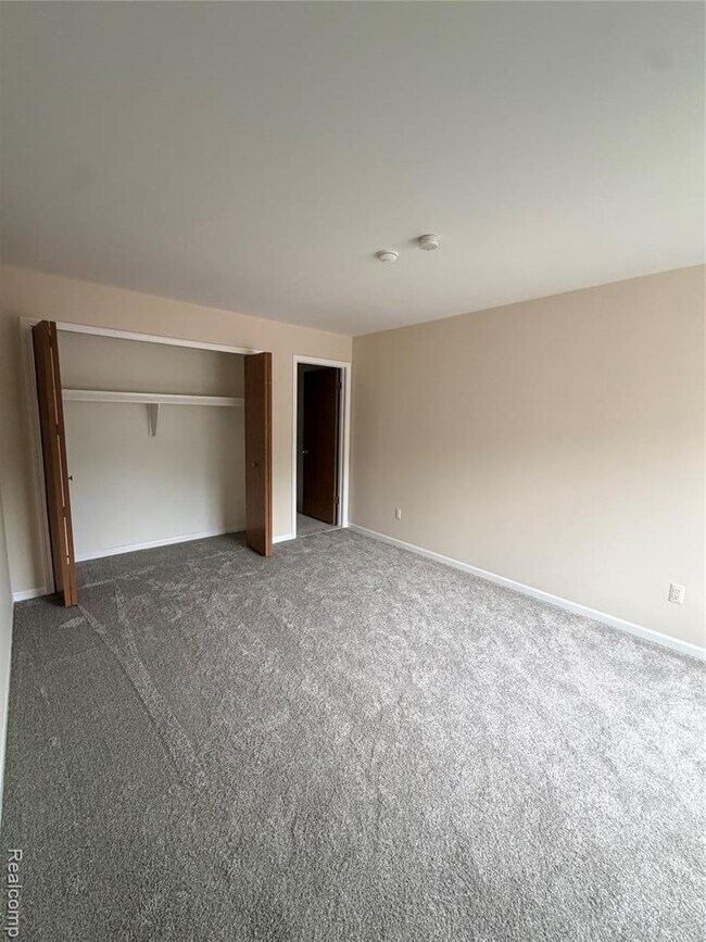 Building Photo - 42779 Lilley Pointe Dr