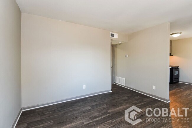 Building Photo - 2124 Park Terrace