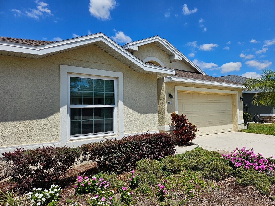 5144 Lansdowne - 5144 Lansdowne Way