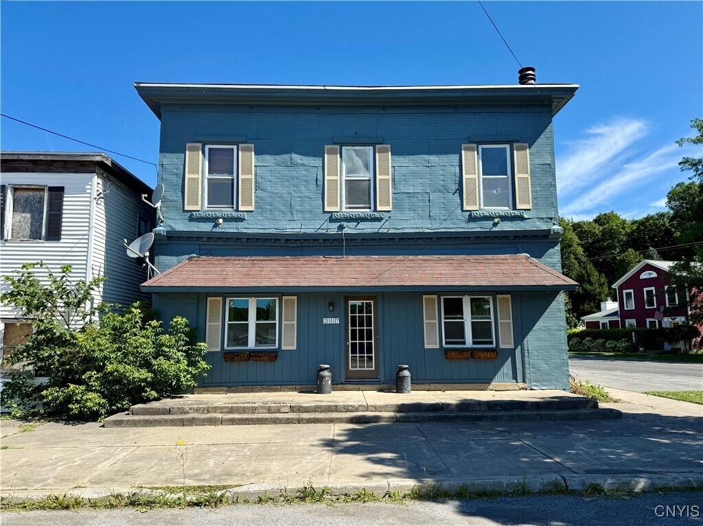 Primary Photo - 2117 Main St
