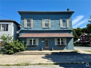 Building Photo - 2117 Main St