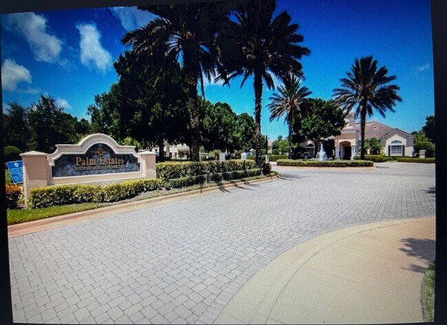 Foto del edificio - COMING SOON! Space, Style & Serenity! Enjoy comfortable living in this beautiful 4-bedroom home f...