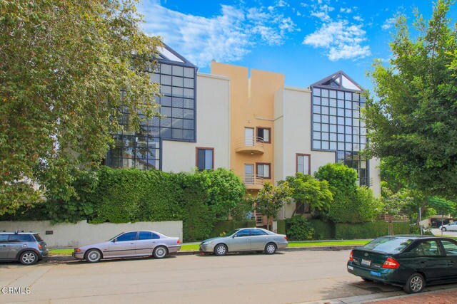 Foto del edificio - 1670 Malcolm Ave