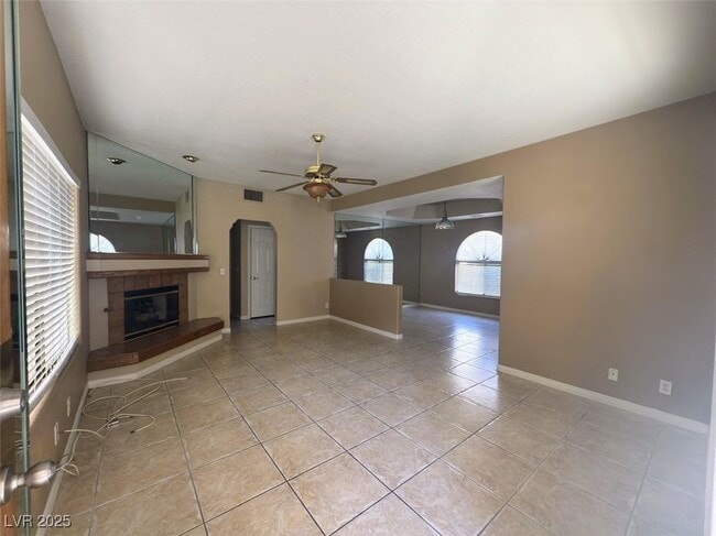 Building Photo - 1403 Santa Margarita St