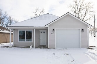 Building Photo - 1617 Hill Valley Dr