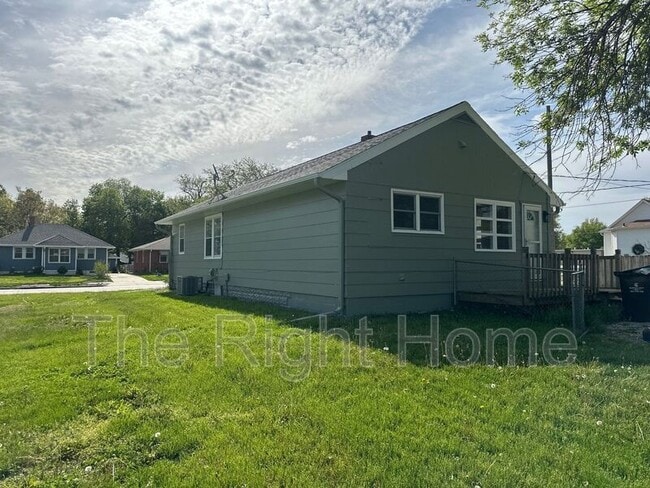 Building Photo - 4525 N 70th St