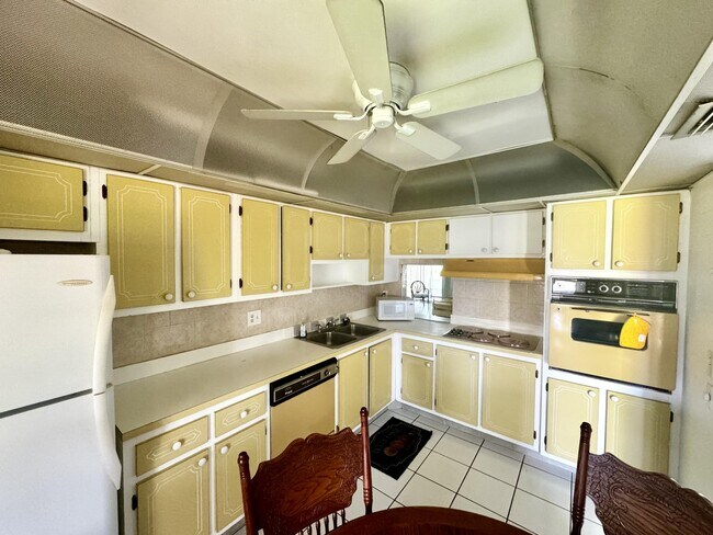 Foto del edificio - 5725 Fernley Dr E