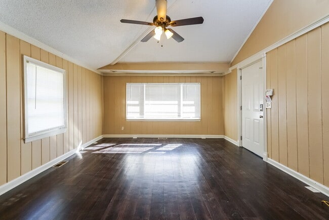 Building Photo - 1075 Nebo Rd